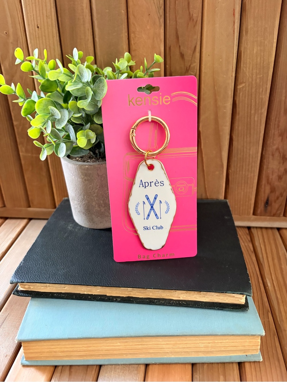 Kensie Après Ski Club White & Gold Bag Charm